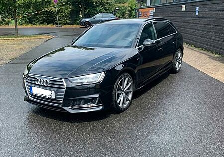 Audi A4 40 Avant quattro sport S line