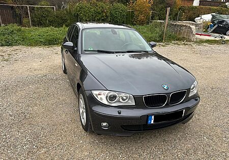 BMW 120d 120 Baureihe 1 Lim. / Panorama/ Xenon/ PDC