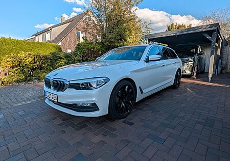 BMW 520d xDrive Touring A Luxury Line Luxury Line