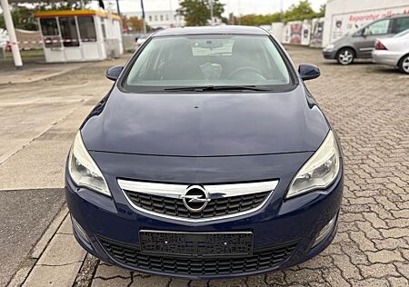 Opel Astra J Lim. Turbo Aus 1 Hand*Navi*Tüv Au Neu