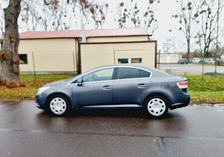 Toyota Avensis Executive 1.8 Valvemat. Automatik