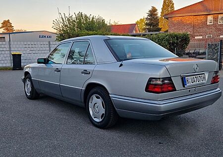 Mercedes-Benz E 280 Oldtimer Sammlerstück orig.101598 km