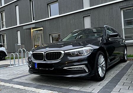 BMW 520d xDrive Touring A Luxury Line Luxury Line