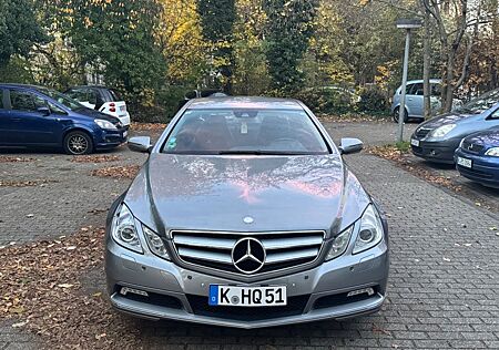 Mercedes-Benz E 350 Mercedes E350 Coupe/Automatik/Ambiente/Shz/LED/P