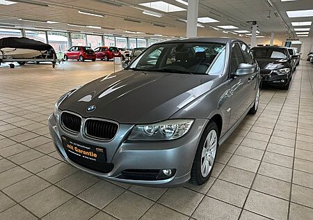 BMW 320d /AUTM./NAVI/PDC/1.HAND/SCHECKHEFT