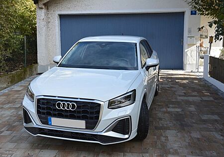 Audi Q2 30 TFSI S line AHK