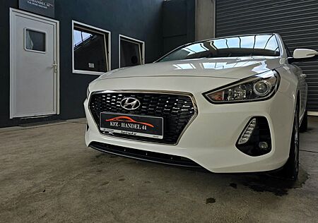 Hyundai i30 TREND LIMOUSINE-1.HD-ALU-KLIMAANLAGE-SHZ-TOP