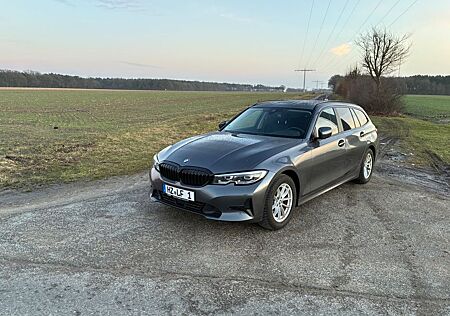 BMW 320d Touring Automatik ACC AHK 8fach LED