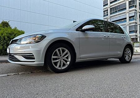 VW Golf Volkswagen VII 1.5 TSI Comfortline - Top Zustand