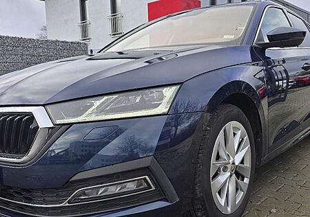 Skoda Octavia Combi First Edition*NAVI*AUTOMATIK*SH*
