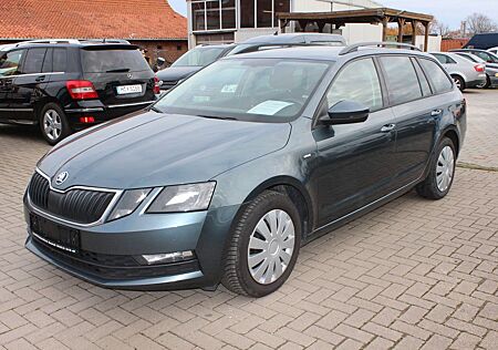 Skoda Octavia 1.6 TDI CLEVER Navi AHK PDC h.