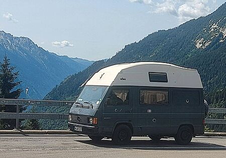 Mercedes-Benz MB 100