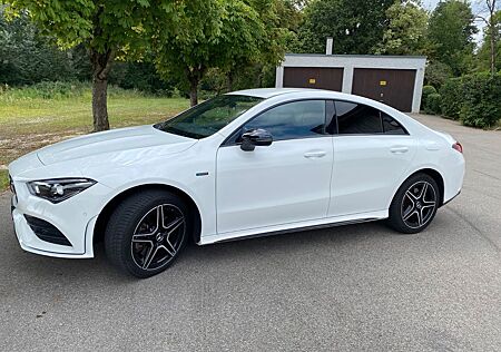 Mercedes-Benz CLA 250 e DCT -