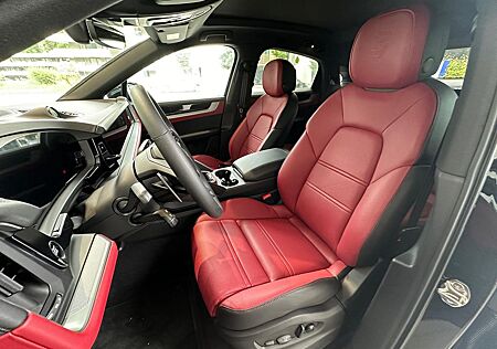 Porsche Cayenne Facelift/gr-rot/Pan/Mtx/ACC/14W/21