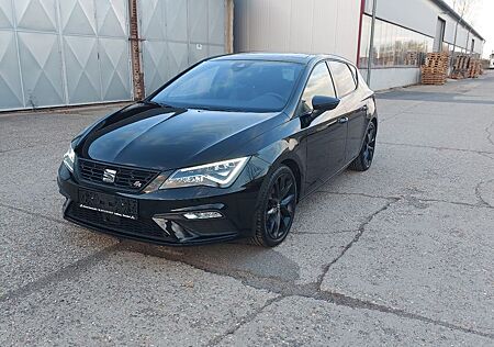 Seat Leon FR Black Matt Edition LED DAB Panorama 18"