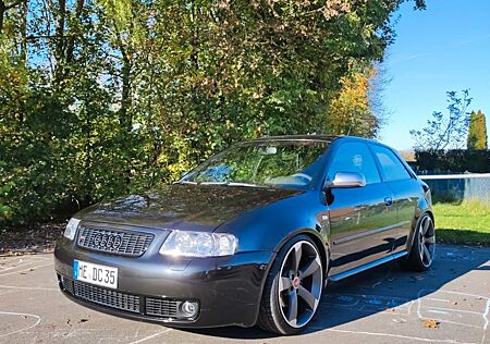 Audi S3 1.8T quattro -