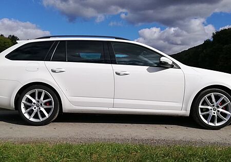 Skoda Octavia 2.0 TDI SCR DSG 4x4 RS Combi RS