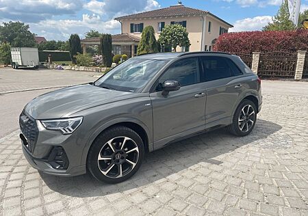 Audi Q3 35 TDI S tronic, AHK, 2x S line, 5J Garantie
