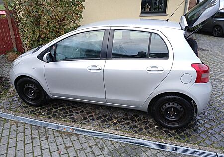 Toyota Yaris Executive 1,3-l-VVT-i MultiMode-Getrie...