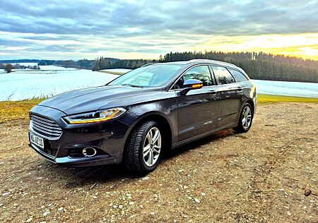 Ford Mondeo 2,0 TDCi Voll 180PS Tit StHzg 8Fach