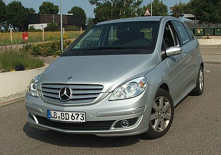 Mercedes-Benz B 200 -