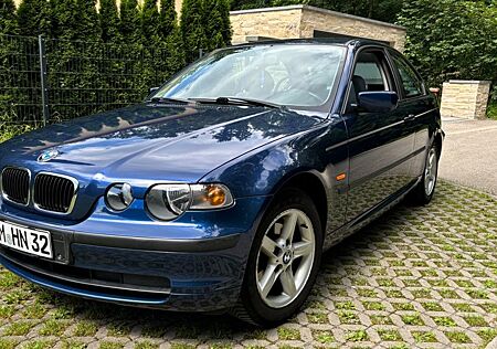 BMW 318ti