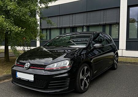 VW Golf Volkswagen 7 GTI 2.0 DSG Scheckheft Tüv Service NEU