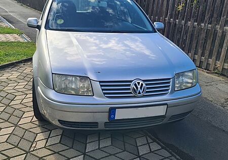 VW Bora Volkswagen 1.9TDI 74kW Basis Variant Basis