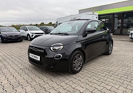 Fiat 500E Cabrio Passion 1 Hand