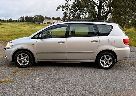 Toyota Avensis Verso 2.0 Klima / 7-Sitze