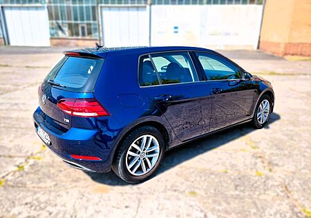 VW Golf Volkswagen 1.0 TSI HU/AU NEU (06/27)