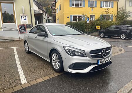 Mercedes-Benz CLA 200 AMG Line*Navi*Matt*Wenig km*