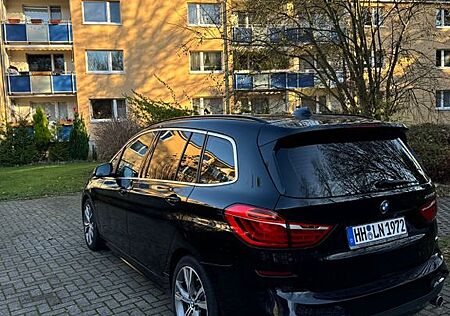BMW 2er 220 Gran Tourer 220d xDrive Steptronic M Spo...