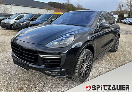 Porsche Cayenne Turbo Sportdesign Leder PDCC Kamera