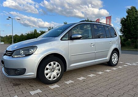 VW Touran Volkswagen 1.6 TDI Highline BlueMotion Technolog...