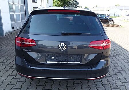 VW Passat Variant Volkswagen 2.0 TDI DSG Highline Variant ...