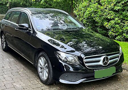 Mercedes-Benz E 220 d 4MATIC T Autom. -