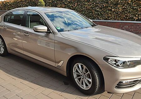 BMW 520i A -