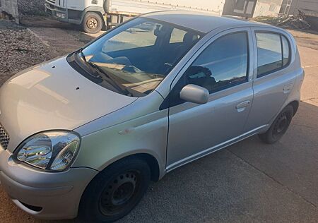 Toyota Yaris 1.0 Sol sol