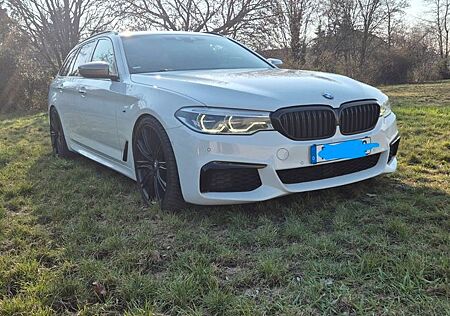 BMW M550d xDrive Touring M Paket 400 PS Vollaus.