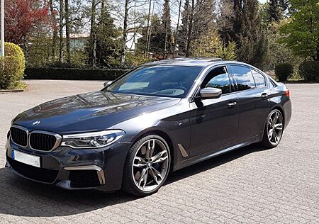 BMW M550i xDrive