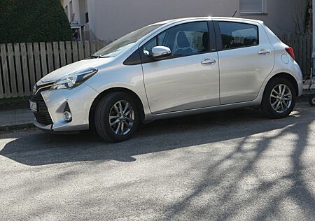 Toyota Yaris 1,33-l-Dual-VVT-i CVT Edition-S Edition-S