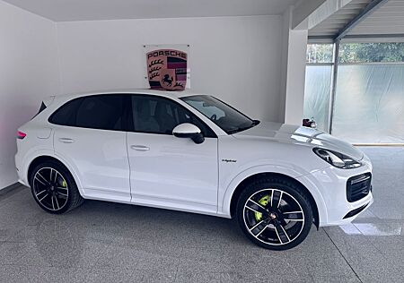 Porsche Cayenne E-Hybrid-Sport Design -22 Zoll- Approved