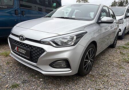 Hyundai i20 gebraucht kaufen Hyundai i20 Navi Klima Sitz+Lenkradhzg Rückfahrkamera