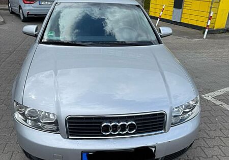 Audi A4 2.0 multitronic -