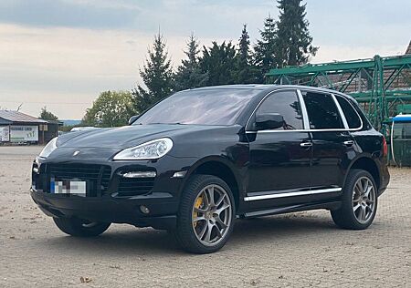 Porsche Cayenne Turbo BOSE mit Keramik Bremsen Tüv Neu