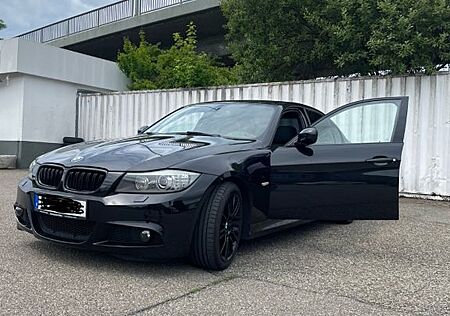 BMW 320i /M-SPORT/SCHIEBEDACH/SHZG/AUTOMATIK/TÜV!!