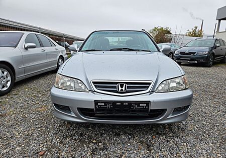 Honda Accord 1.8i kima.