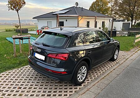 Audi Q5 - Scheckheft- 8-fach bereift, 2x Service NEU!