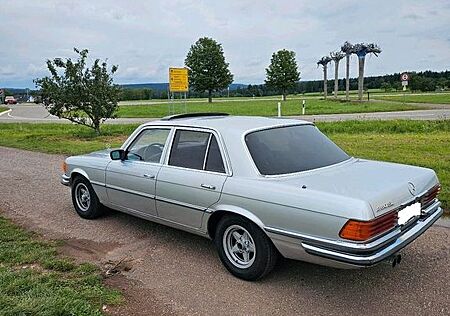 Mercedes-Benz 350 SE V8
